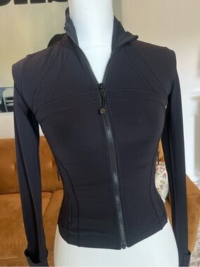NWOT Lululemon Define Cropped Jacket